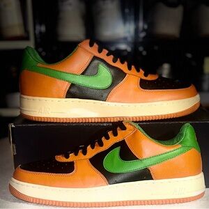 Force 1 Low "Carnival orange “ 307334-831 
No box.  (Collector piece only)